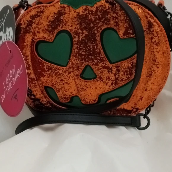 Betsey Johnson Glittery Jack-o'-Lantern's Two Faces Trick or Treat Spider Bag - Picture 4 of 16
